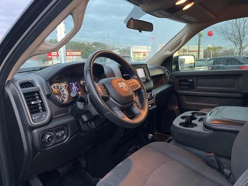 2020 RAM 2500 Tradesman Crew Cab 4X4 6'4' Box