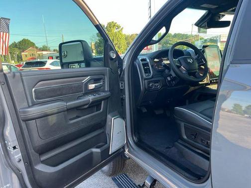 Ceramic Gray Clearcoat 2026 RAM 3500 Laramie Crew Cab 4x4 8' Box