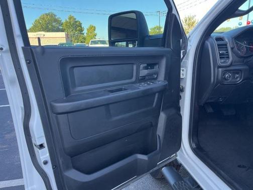 2025 RAM 2500 Tradesman Crew Cab 4x4 6'4' Box