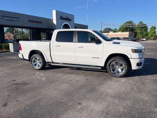 Bright White Clearcoat 2026 RAM 1500 Big Horn/Lone Star