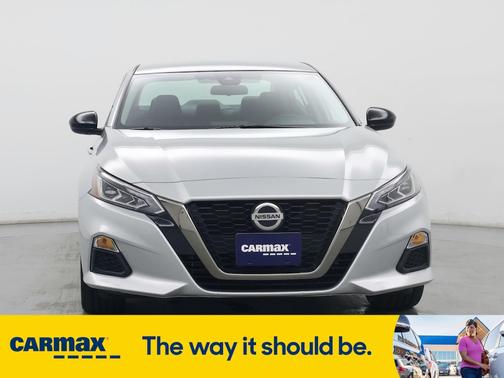 2022 Nissan Altima SR