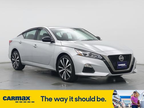 2022 Nissan Altima SR
