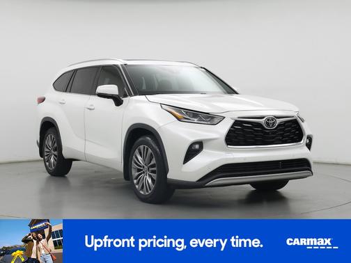 White 2021 Toyota Highlander Platinum