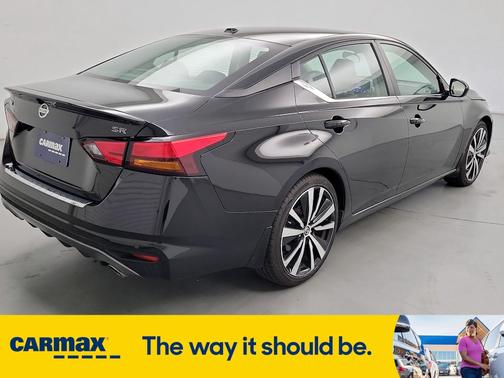 2022 Nissan Altima SR