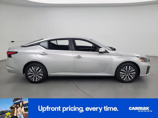 Silver 2023 Nissan Altima SV