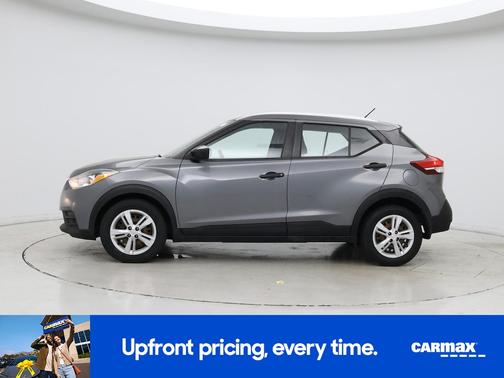Gray 2019 Nissan Kicks SV