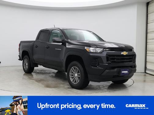 White 2025 Chevrolet Colorado LT