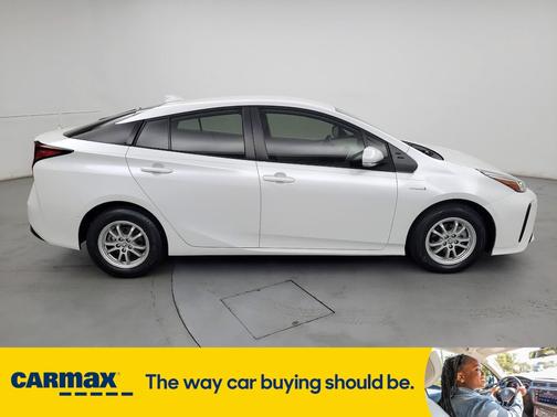 2021 Toyota Prius LE