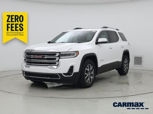 White 2023 GMC Acadia SLT