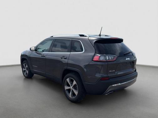 Gray 2019 Jeep Cherokee Limited