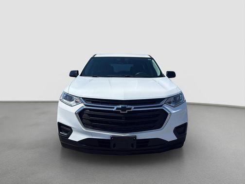 White 2019 Chevrolet Traverse LS