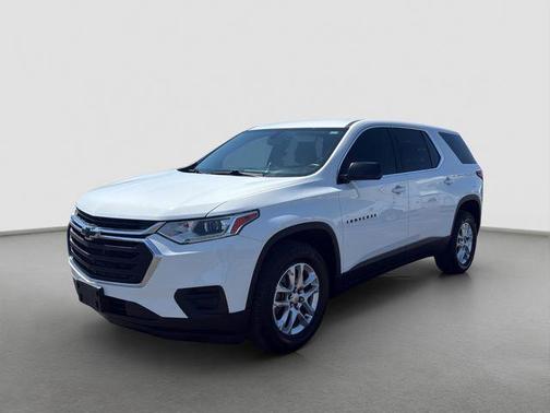 White 2019 Chevrolet Traverse LS