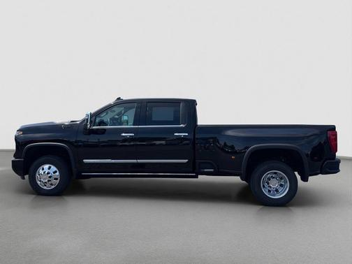 Black 2026 Chevrolet Silverado 3500 High Country