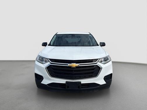 White 2019 Chevrolet Traverse LS