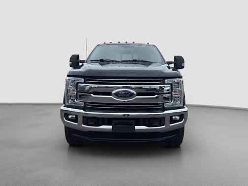 Black 2018 Ford F-350 Lariat Super Duty