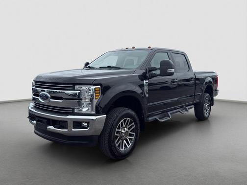 Black 2018 Ford F-350 Lariat Super Duty