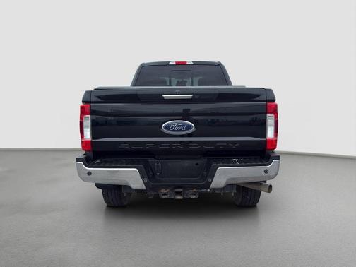 Black 2018 Ford F-350 Lariat Super Duty
