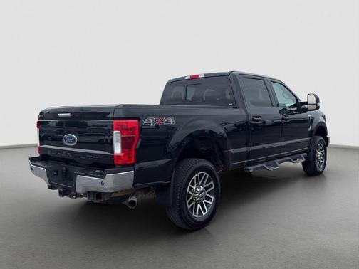 Black 2018 Ford F-350 Lariat Super Duty