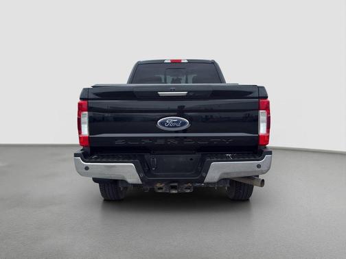 Black 2018 Ford F-350 Lariat Super Duty