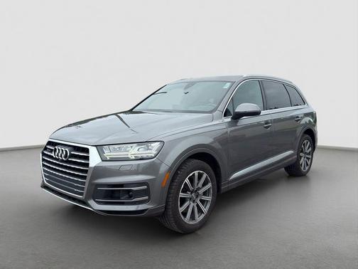 Graphite Gray Metallic 2017 Audi Q7 3.0T Prestige
