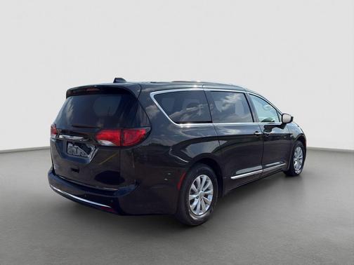 Black 2018 Chrysler Pacifica Touring-L