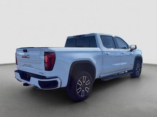 White 2025 GMC Sierra 1500 AT4