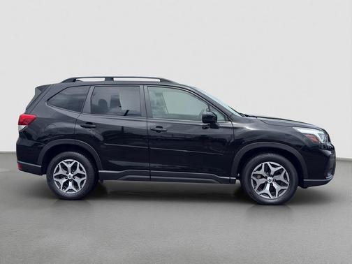 Crystal Black Silica 2020 Subaru Forester Premium