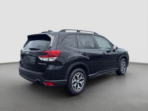 Crystal Black Silica 2020 Subaru Forester Premium