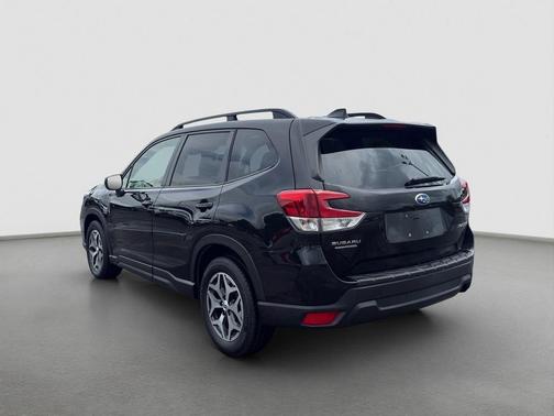 Crystal Black Silica 2020 Subaru Forester Premium