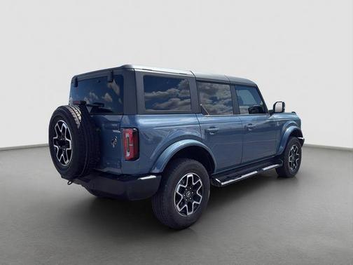 Blue 2025 Ford Bronco Outer Banks