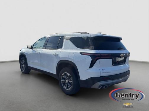 White 2024 Chevrolet Traverse LT