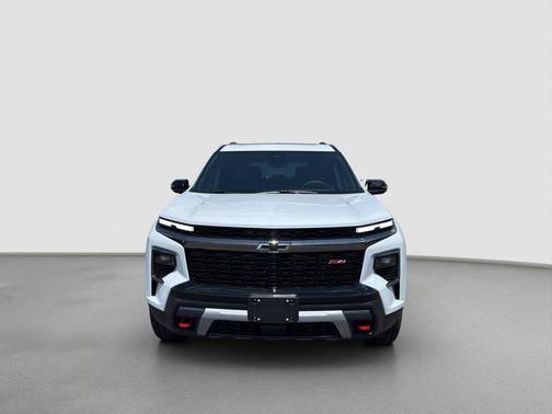 White 2026 Chevrolet Traverse Z71