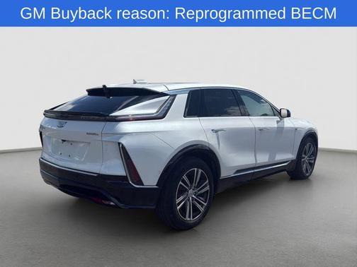 White 2024 Cadillac LYRIQ Luxury