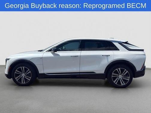 White 2024 Cadillac LYRIQ Luxury