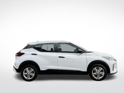 2023 Nissan Kicks S