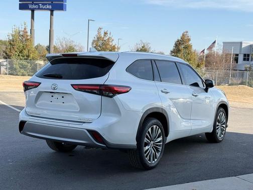 2021 Toyota Highlander Platinum
