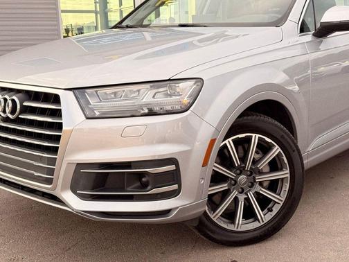 2019 Audi Q7 45 Premium Plus