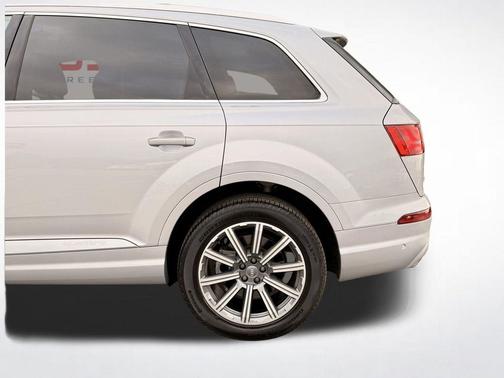 2019 Audi Q7 45 Premium Plus