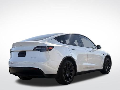 2022 Tesla Model Y Long Range Dual Motor All-Wheel Drive
