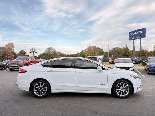 2017 Ford Fusion Hybrid SE