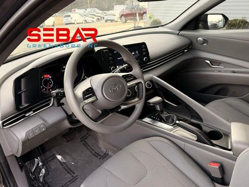 2021 Hyundai ELANTRA SE