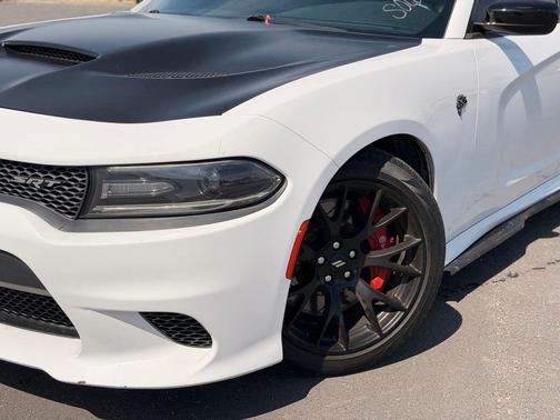 Bright White Clearcoat 2016 Dodge Charger SRT Hellcat