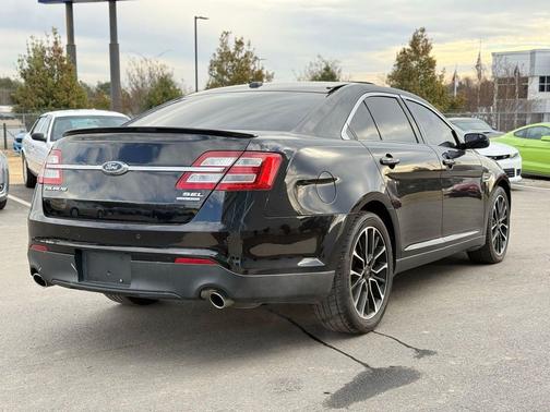 2018 Ford Taurus SEL