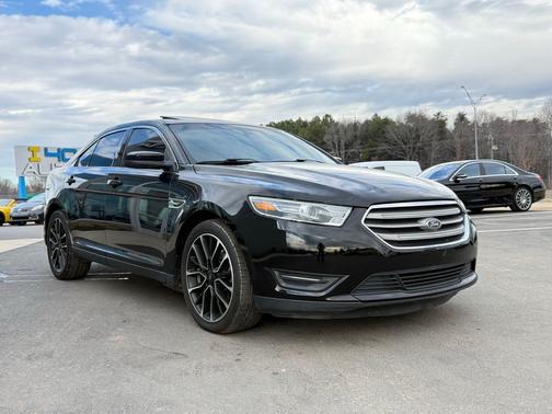 2018 Ford Taurus SEL