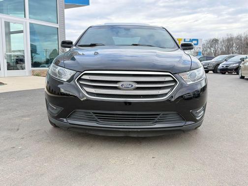 2018 Ford Taurus SEL