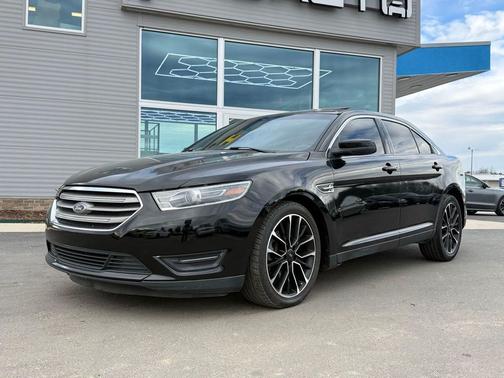2018 Ford Taurus SEL