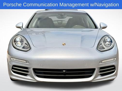 2016 Porsche Panamera 4 Edition