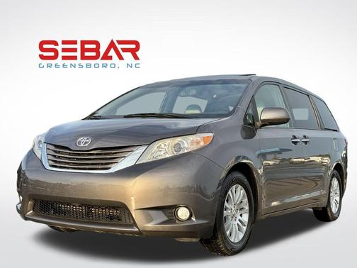 2017 Toyota Sienna XLE