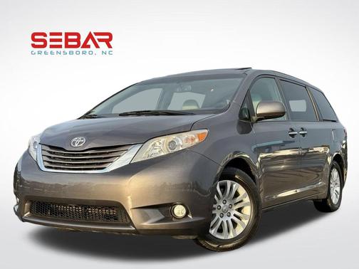 2017 Toyota Sienna XLE