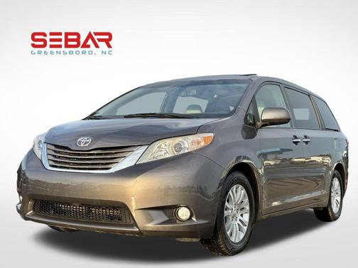 2017 Toyota Sienna XLE